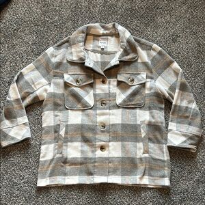 Kensie jeans Gray and Cream Plaid shacket NWOT